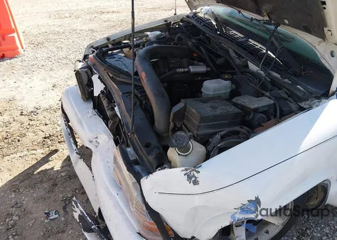 2001 GMC Sonoma Sls z USA, uszkodzony, nr VIN 1GTCS145718234030